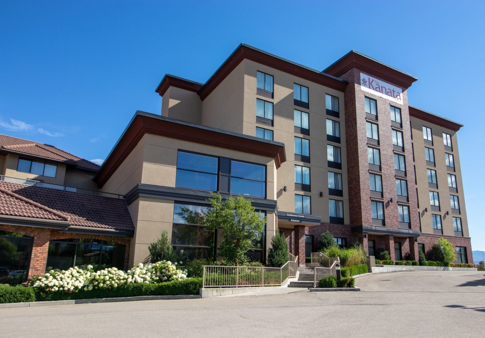 Kanata Kelowna Hotel and Conference Center is a gay and lesbian friendly hotel in Kelowna.