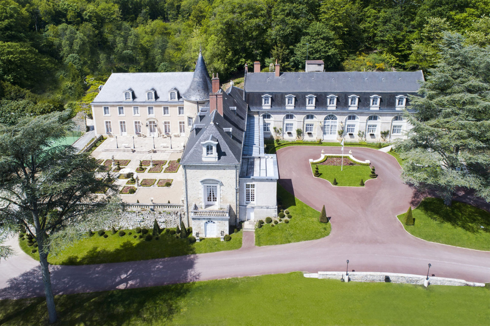 Chateau De Beauvois Is A Gay And Lesbian Friendly Hotel In Saint Etienne De Chigny
